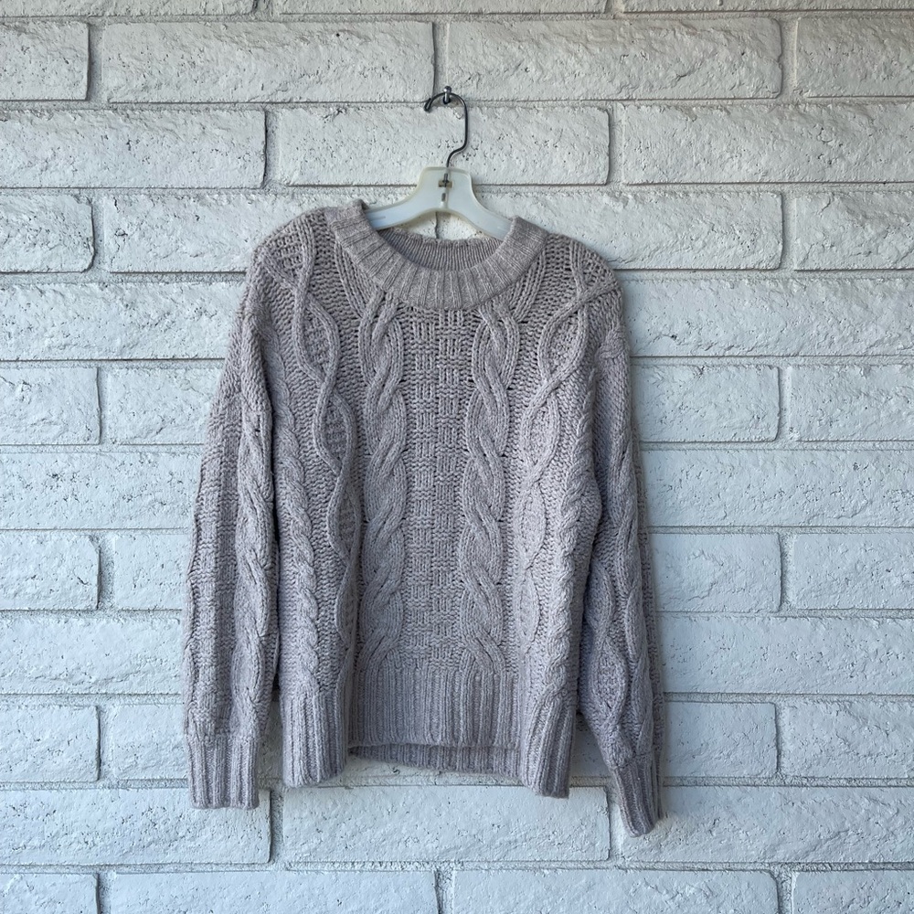 American Eagle - Tan Fisherman’s Sweater